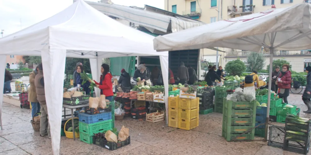 Mercato rionale Piazza Isolo